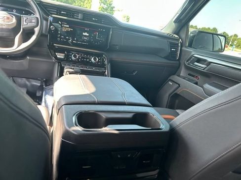 Used 2025 GMC Sierra 1500 AT4 w/ Technology Package AWD/4WD image 44