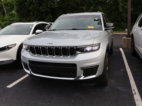 Used 2021 Jeep Grand Cherokee L Limited AWD/4WD image 3