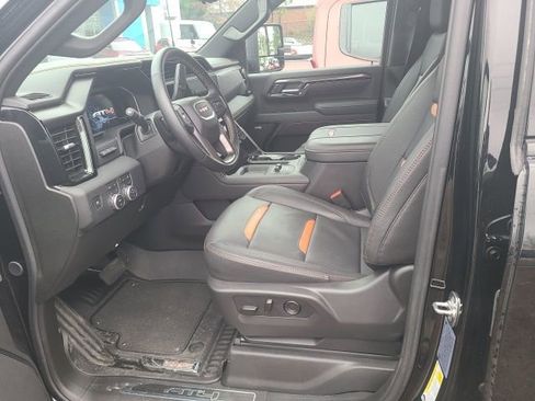Used 2025 GMC Sierra 2500 AT4 w/ AT4 Premium Plus Package image 3