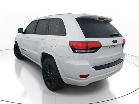 Used 2018 Jeep Grand Cherokee Altitude image 7