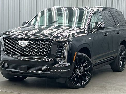Used 2025 Cadillac Escalade Sport Platinum w/ LPO, ONYX Package image 1