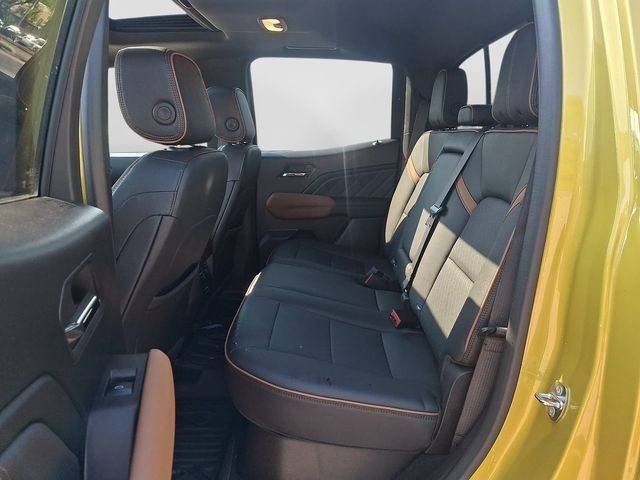 Used 2023 GMC Canyon AT4 w/ AT4 Premium Package AWD/4WD image 12