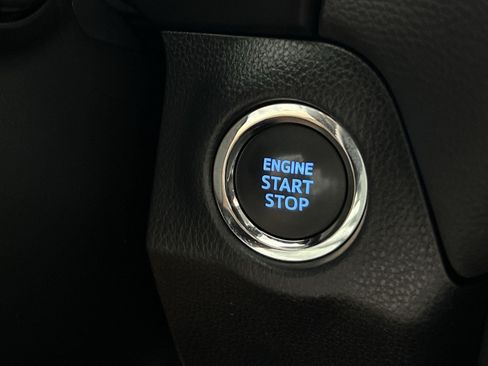 Used 2022 Toyota RAV4 XLE Premium AWD/4WD image 36