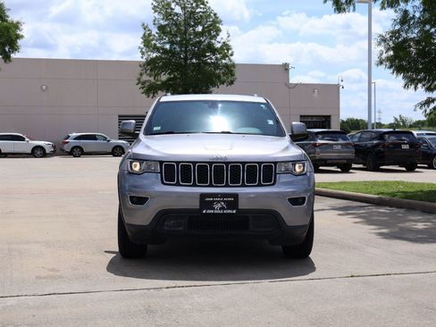 Used 2018 Jeep Grand Cherokee Laredo AWD/4WD image 6