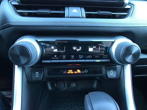 Used 2023 Toyota RAV4 LE image 24