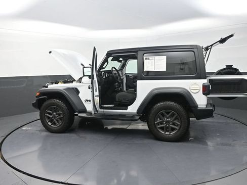 Used 2024 Jeep Wrangler Sport AWD/4WD image 31