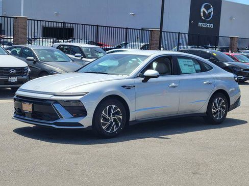 New 2026 Hyundai Sonata Blue FWD image 2
