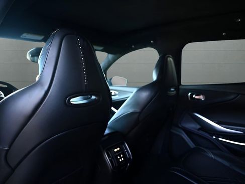 Used 2021 Aston Martin DBX image 28