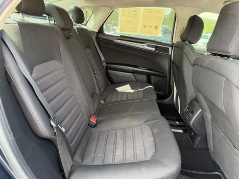 Used 2020 Ford Fusion SE FWD image 20
