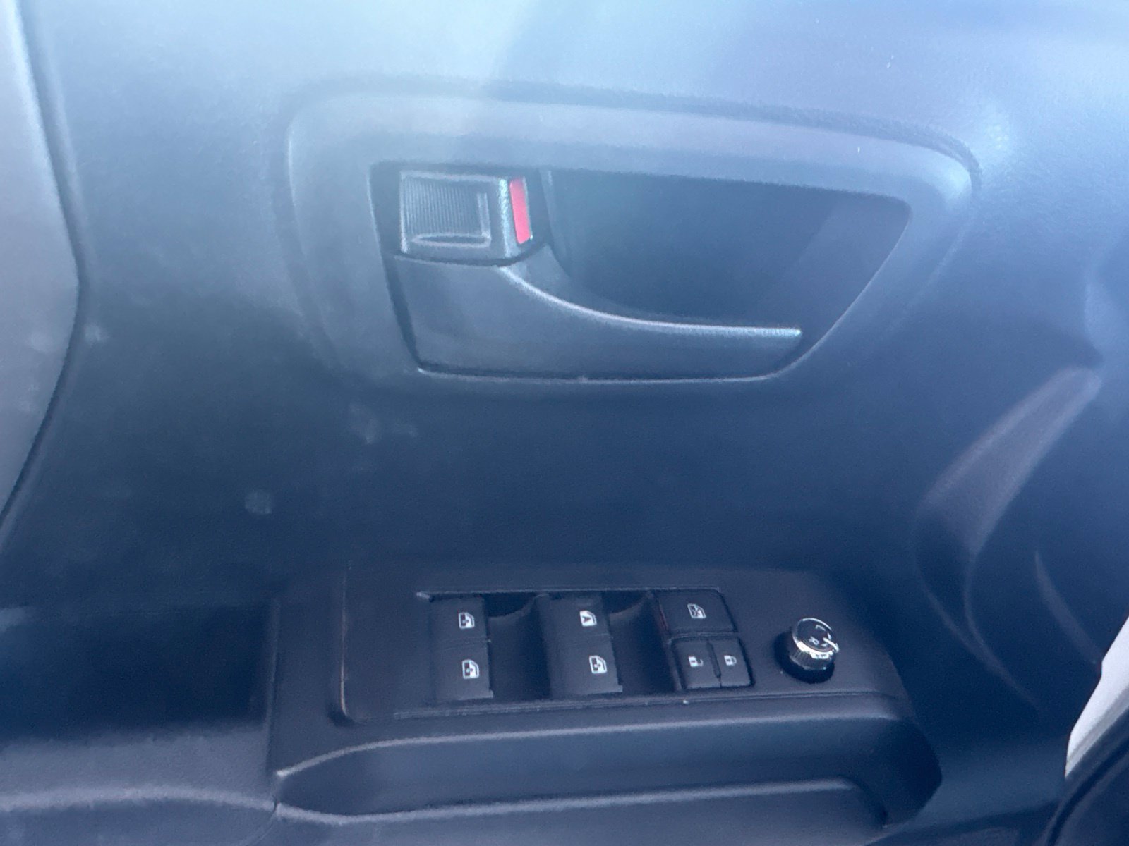 Used 2018 Toyota Tacoma SR w/ SR Convenience Package RWD image 6