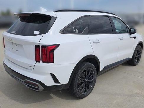 Used 2023 Kia Sorento SX AWD/4WD image 5