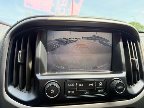 Used 2016 Chevrolet Colorado Z71 AWD/4WD image 16