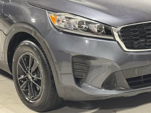 Used 2019 Kia Sorento AWD w/ LX Convenience Package image 3