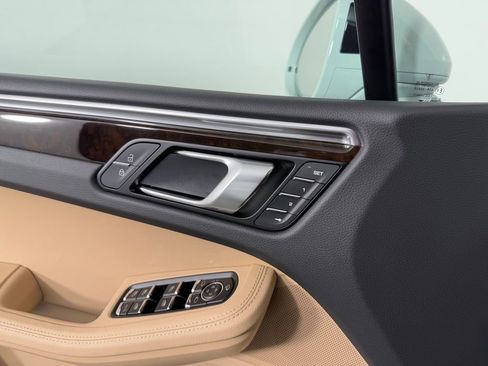 New 2026 Porsche Macan AWD/4WD image 21