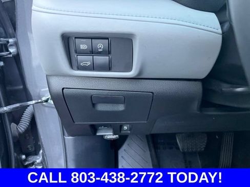 Used 2024 Toyota Highlander LE FWD image 31