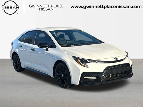 Used 2022 Toyota Corolla SE image 3