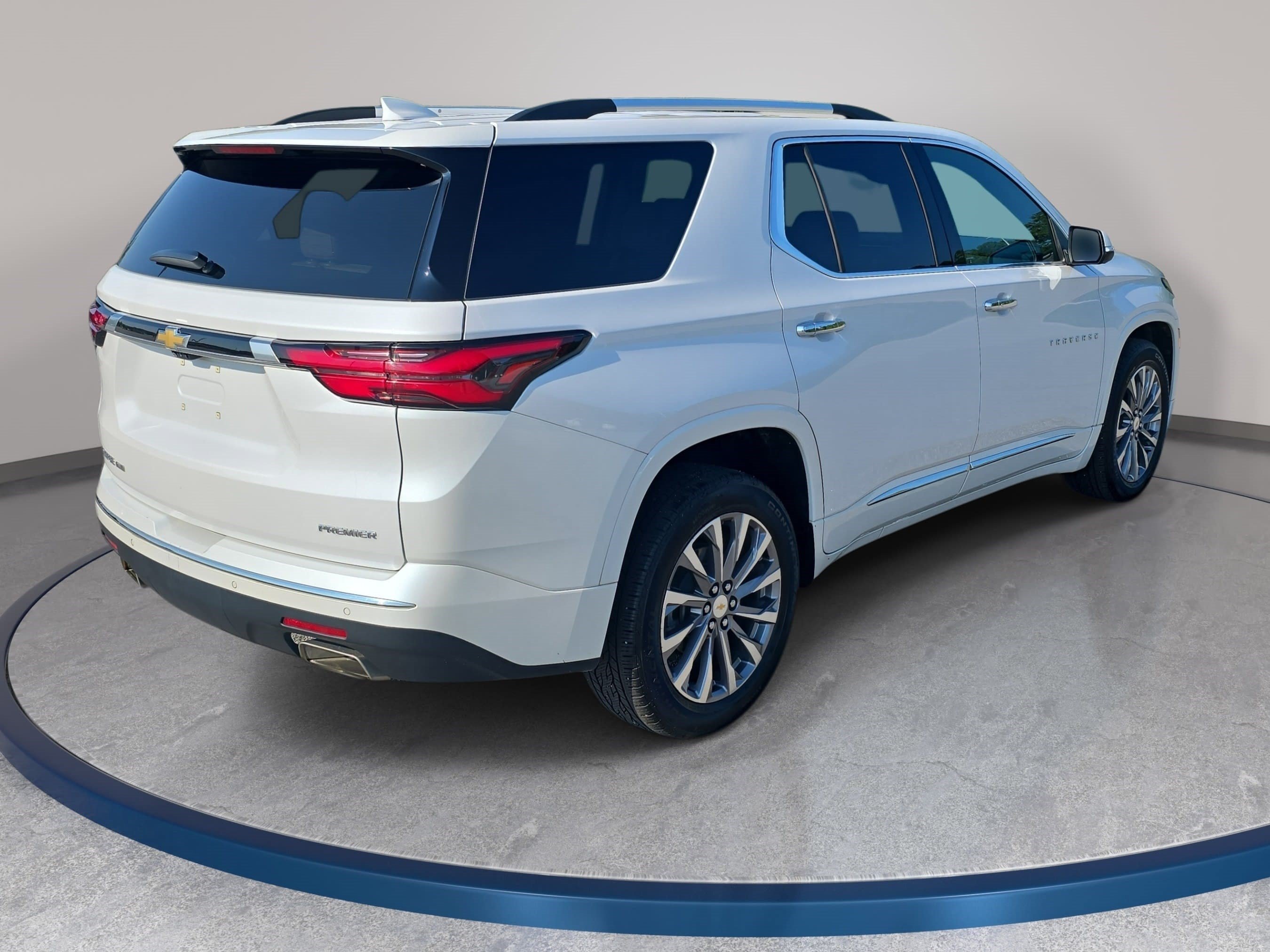 Used 2022 Chevrolet Traverse Premier AWD/4WD image 5