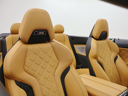 Used 2020 BMW M8 Convertible w/ M Carbon Exterior Package AWD/4WD image 37