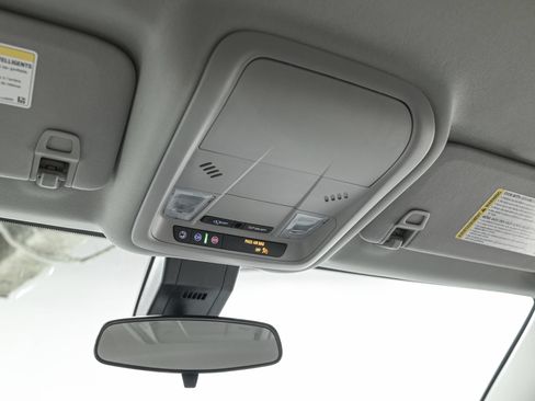 Used 2024 Chevrolet Equinox LS FWD image 23
