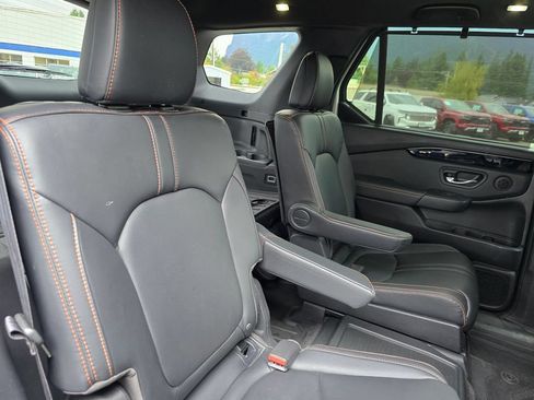 Used 2023 Honda Pilot TrailSport image 15