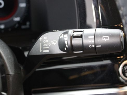 Used 2023 Nissan Pathfinder Platinum AWD/4WD image 27
