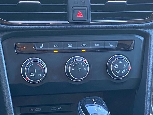 Used 2022 Volkswagen Taos SE image 10