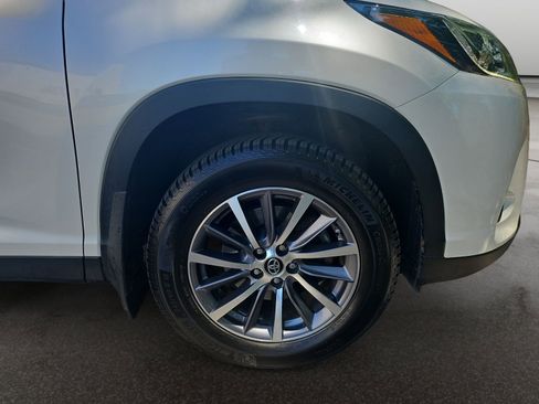 Used 2019 Toyota Highlander SE AWD/4WD image 35
