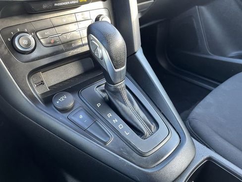 Used 2018 Ford Focus SE w/ Cold Weather Package image 22