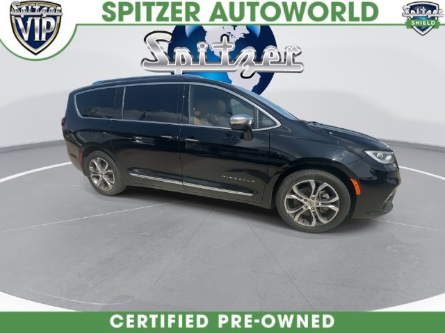 Used 2024 Chrysler Pacifica Pinnacle AWD/4WD image 3