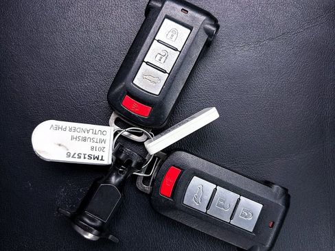 Used 2018 Mitsubishi Outlander GT image 36