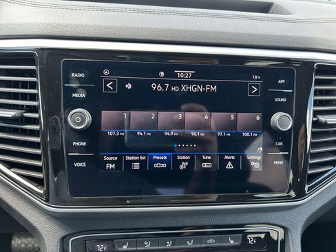 Used 2023 Volkswagen Atlas Cross Sport SE w/ Panoramic Sunroof Package FWD image 15