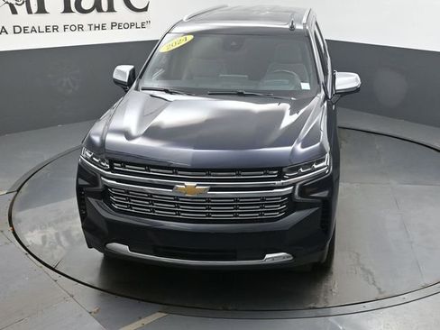 Used 2024 Chevrolet Suburban Premier w/ Premium Package 2 AWD/4WD image 64