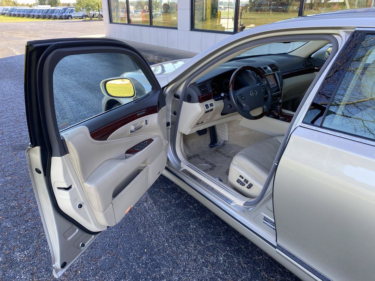 Used 2011 Lexus LS 460 AWD w/ Luxury Value Edition image 11
