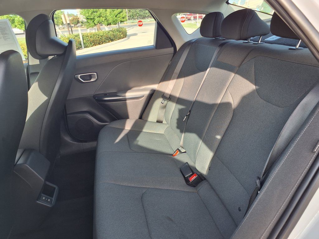Used 2025 Kia K4 FWD image 13