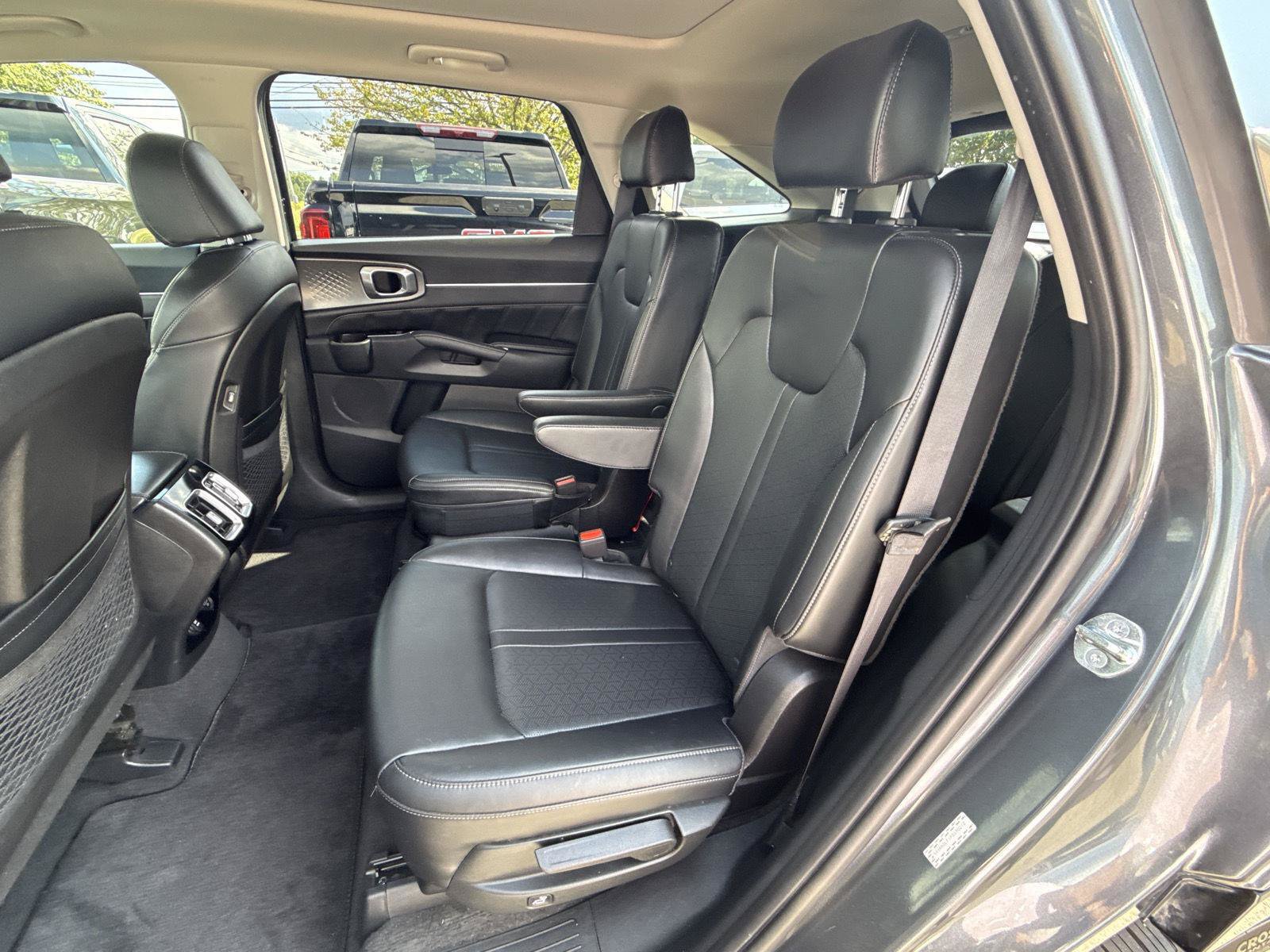 Used 2023 Kia Sorento SX AWD/4WD image 15