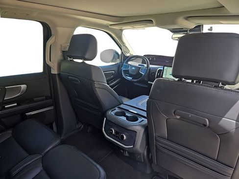 Used 2025 Ford Expedition Max Platinum AWD/4WD image 26