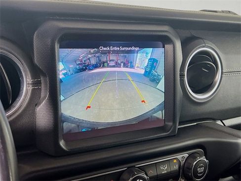 Used 2022 Jeep Wrangler Unlimited Sahara image 13