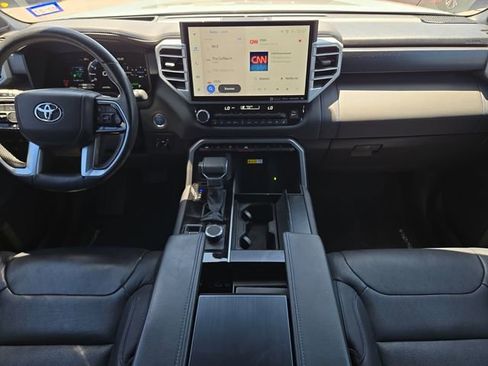 Used 2024 Toyota Sequoia Platinum AWD/4WD image 7