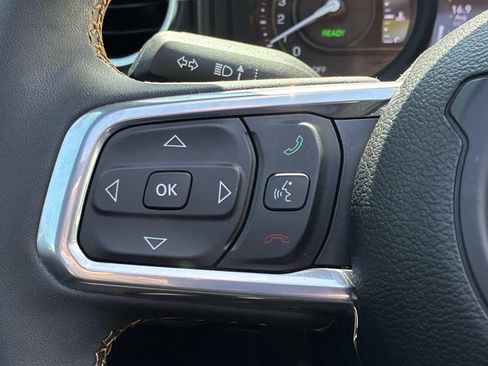 Used 2024 Jeep Wrangler Unlimited Sahara w/ Technology Group AWD/4WD image 36