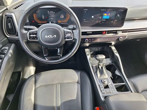 Used 2025 Kia Sorento S image 13