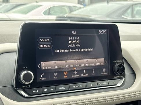 Used 2025 Nissan Rogue SV FWD image 18