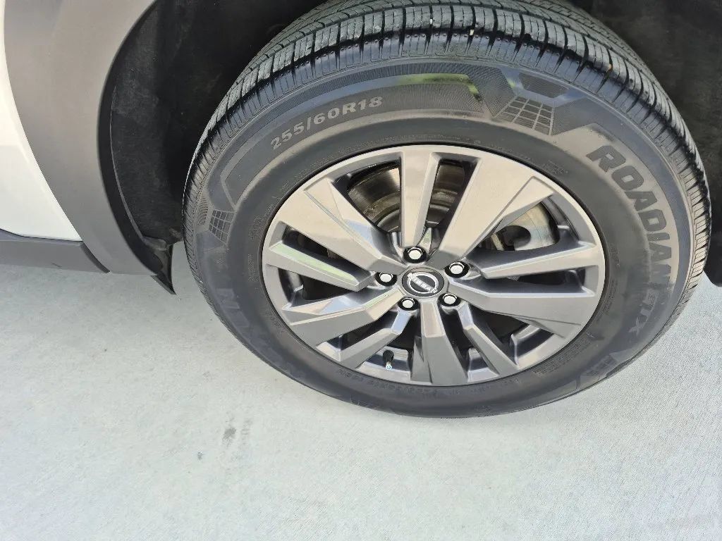 Used 2022 Nissan Pathfinder SV AWD/4WD image 9