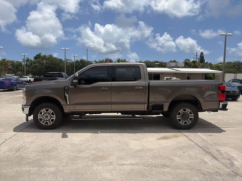 Used 2023 Ford F250 Lariat w/ Lariat Ultimate Package AWD/4WD image 6