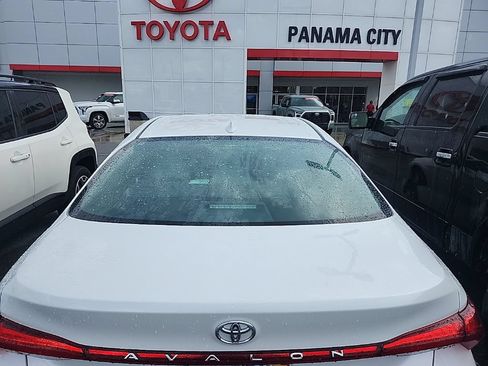 Used 2019 Toyota Avalon Limited FWD image 16