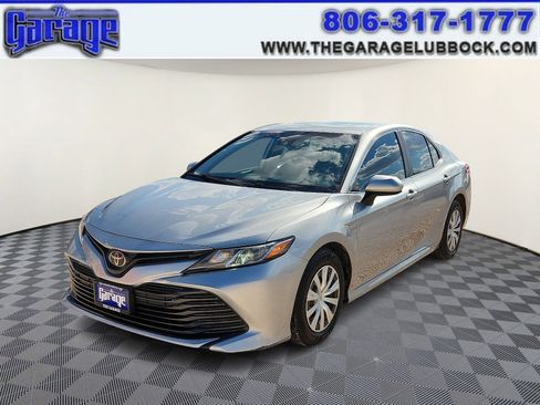 Used 2020 Toyota Camry L image 1