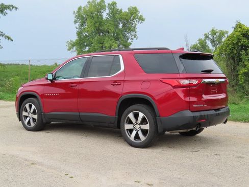 Used 2020 Chevrolet Traverse LT w/ LT Premium Package AWD/4WD image 7