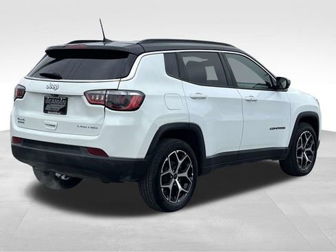 Used 2025 Jeep Compass Limited image 7