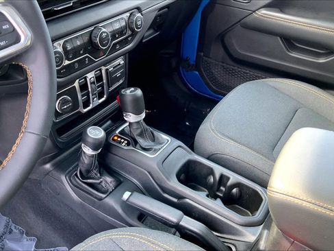 Certified 2025 Jeep Wrangler Sahara image 14