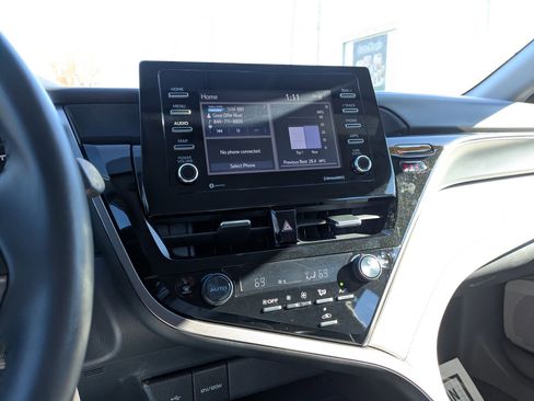 Used 2023 Toyota Camry SE image 14