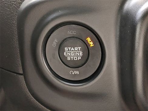 Used 2022 Jeep Wrangler Unlimited Sahara image 23